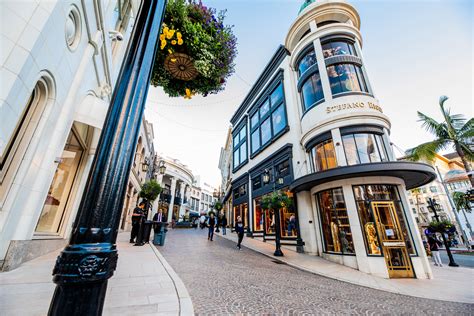 rodeo drive shopping stores.